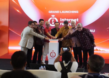 Gandeng Internet Rakyat IRA, Wamen Fahri Hamzah Dukung Pemerataan Akses Digital