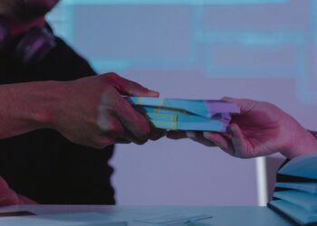 Tanggapi Isu Cash Out Bank Asing, OJK: Indonesia Negara Devisa Bebas